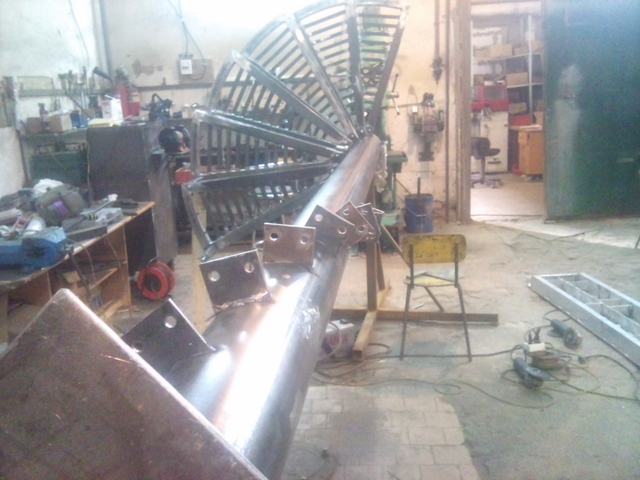 Лестницы стальные Лестницы винтовые, коттеджные